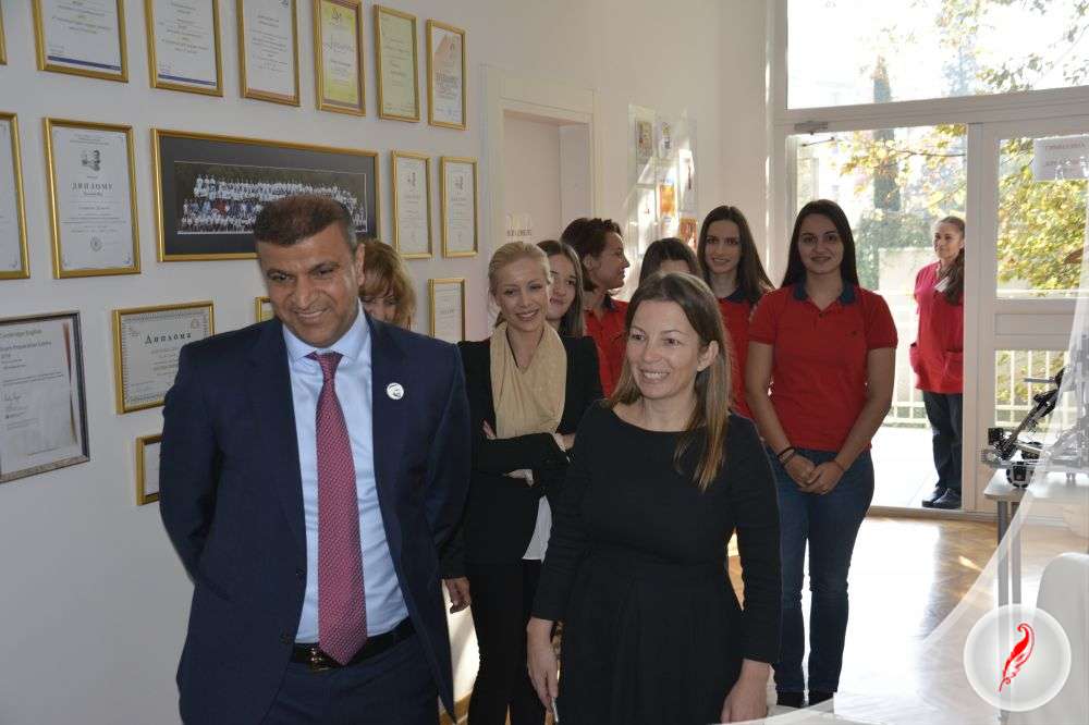 Poseta prvog sekretara Ambasade Ujedinjenih Arapskih Emirata privatnoj Gimnaziji „Kreativno pero"