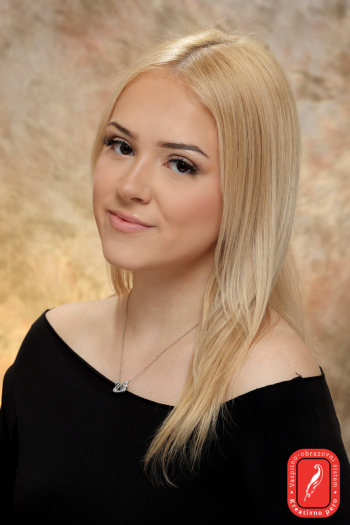 Пласман ученице гимназије Креативно перо Кристине Михајловић на републичко такмичење из енглеског језика